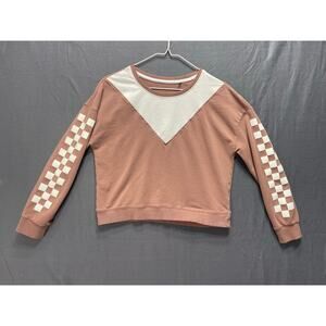 Studio Fit cropped long checkered sleeved shirt with a white V-panel. Size M